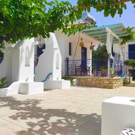 Lontos Village Apartamento Finikounta