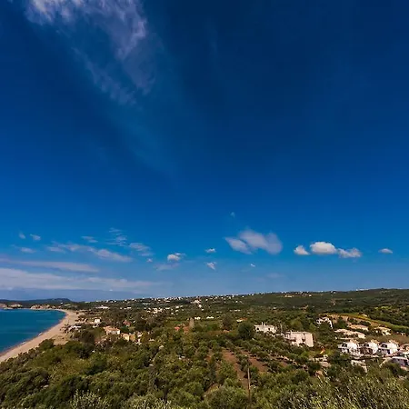 Lontos Village